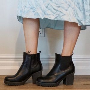 TAXI Chunky Black Boots Size 37